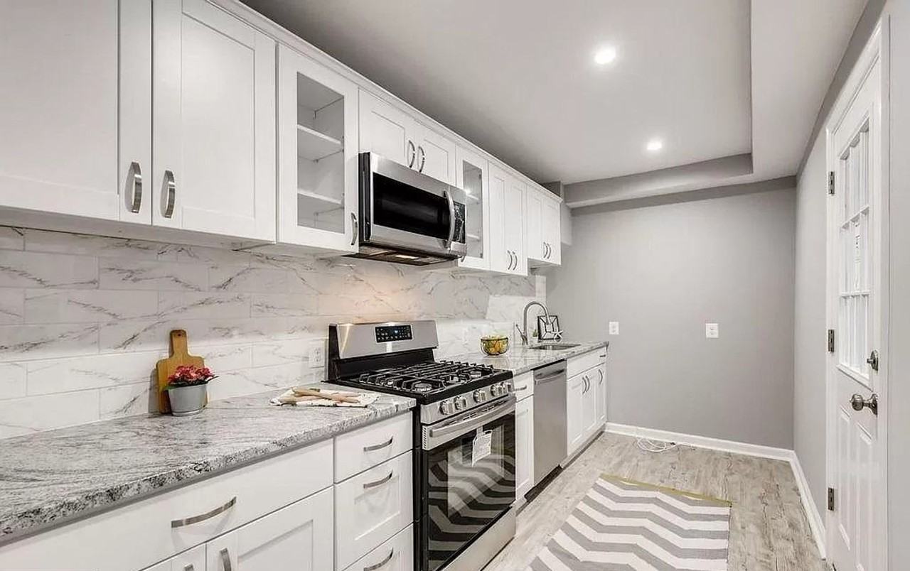 1927 Bank Street - Photo 4 of 9