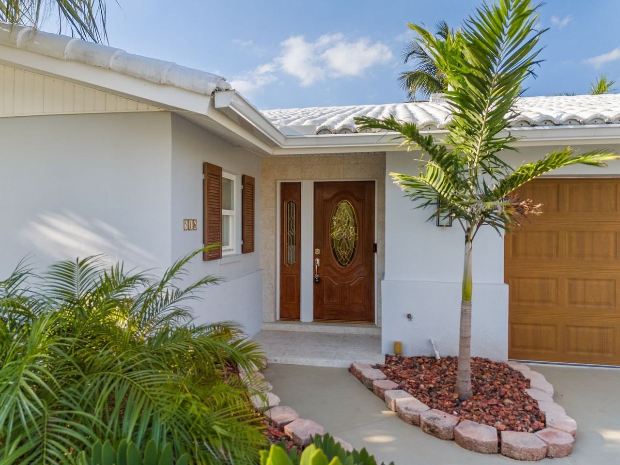 516 Bahama Dr - Photo 4 of 36