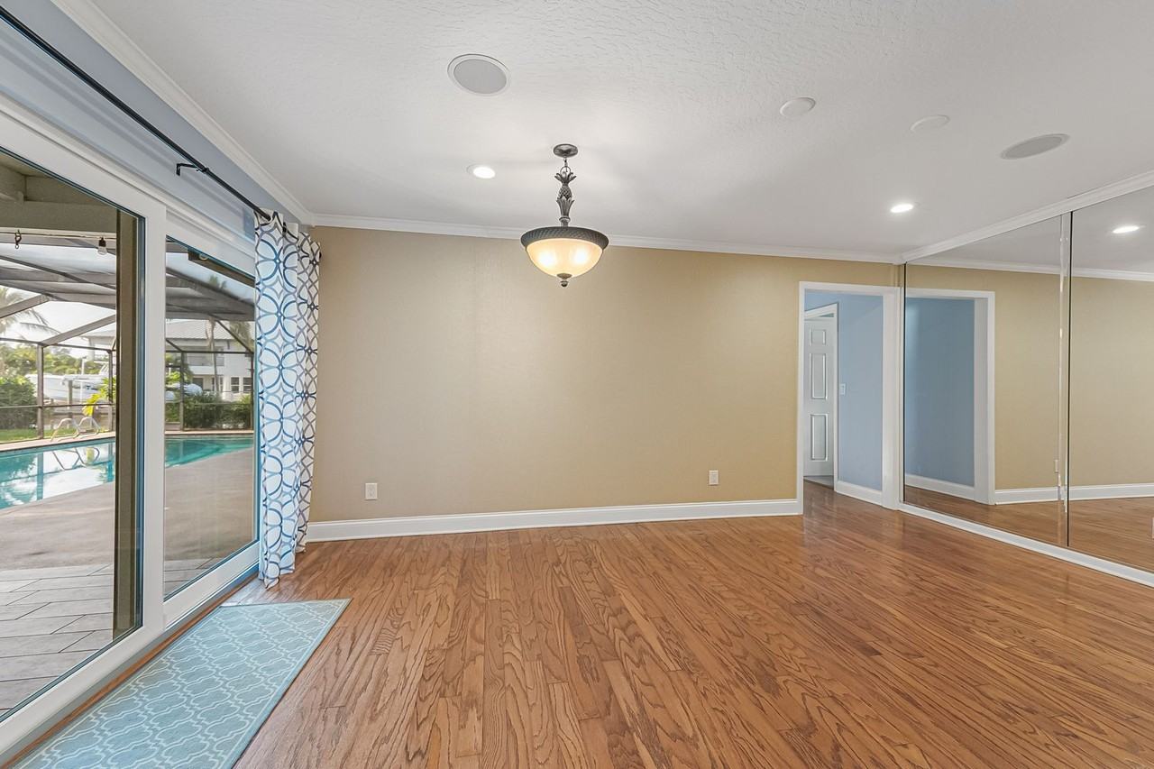 516 Bahama Dr - Photo 7 of 36