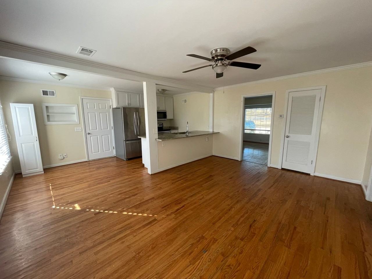 1716 Westchester Dr - Photo 7 of 14