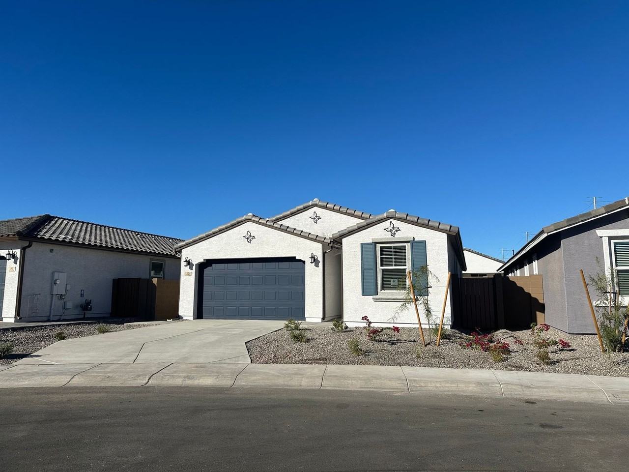 3228 W Morning Vista Ln - Photo 2 of 28