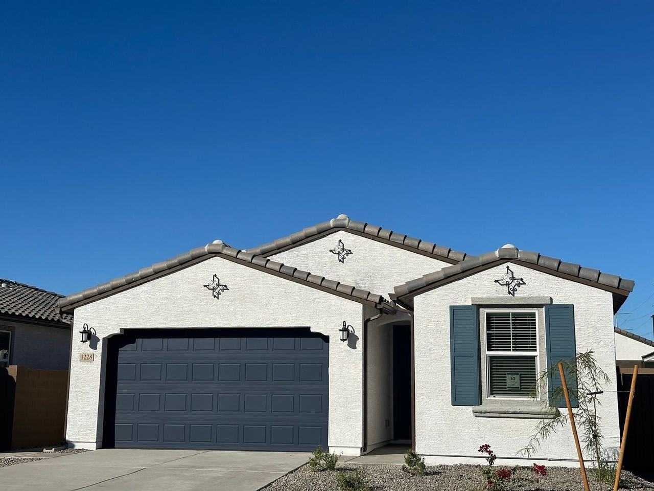 3228 W Morning Vista Ln - Photo 3 of 28