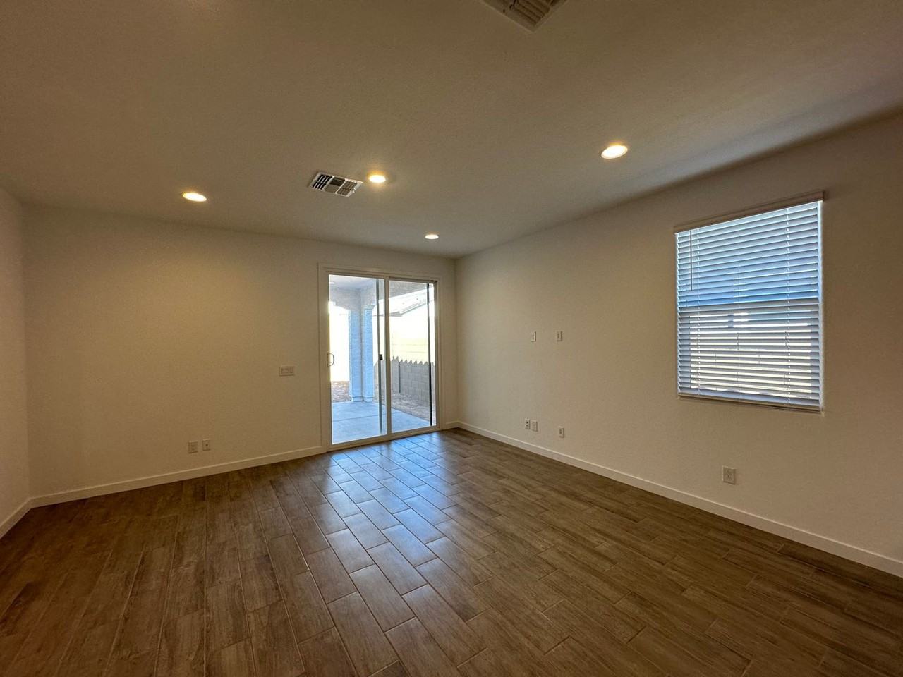 3228 W Morning Vista Ln - Photo 7 of 28