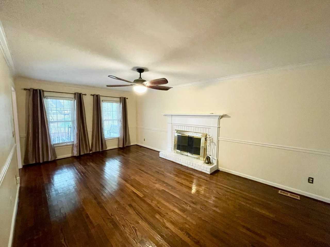 16 Lake Ct - Photo 2 of 21