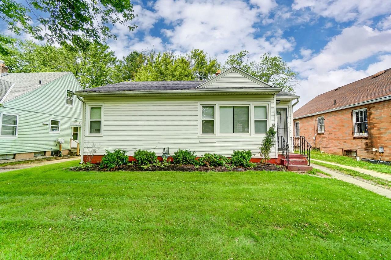 833 Turner Ave - Photo 2 of 26