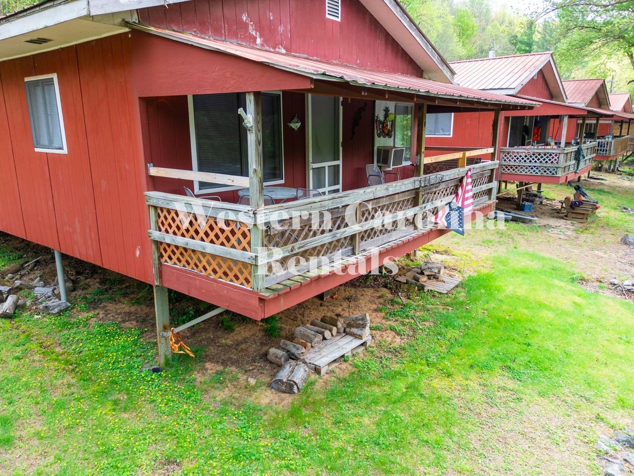 Carol's Cabins - Photo 3 of 50