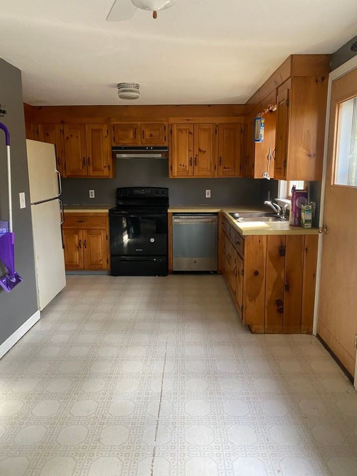 32 Bowker St - Photo 2 of 11