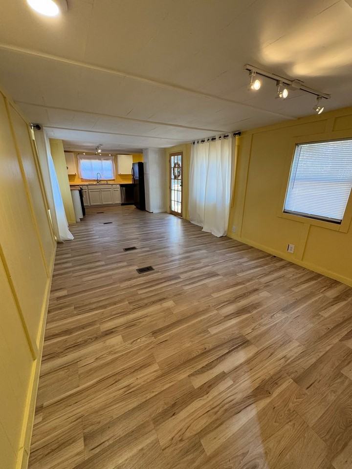 87 Poplar Drive - Photo 4 of 9