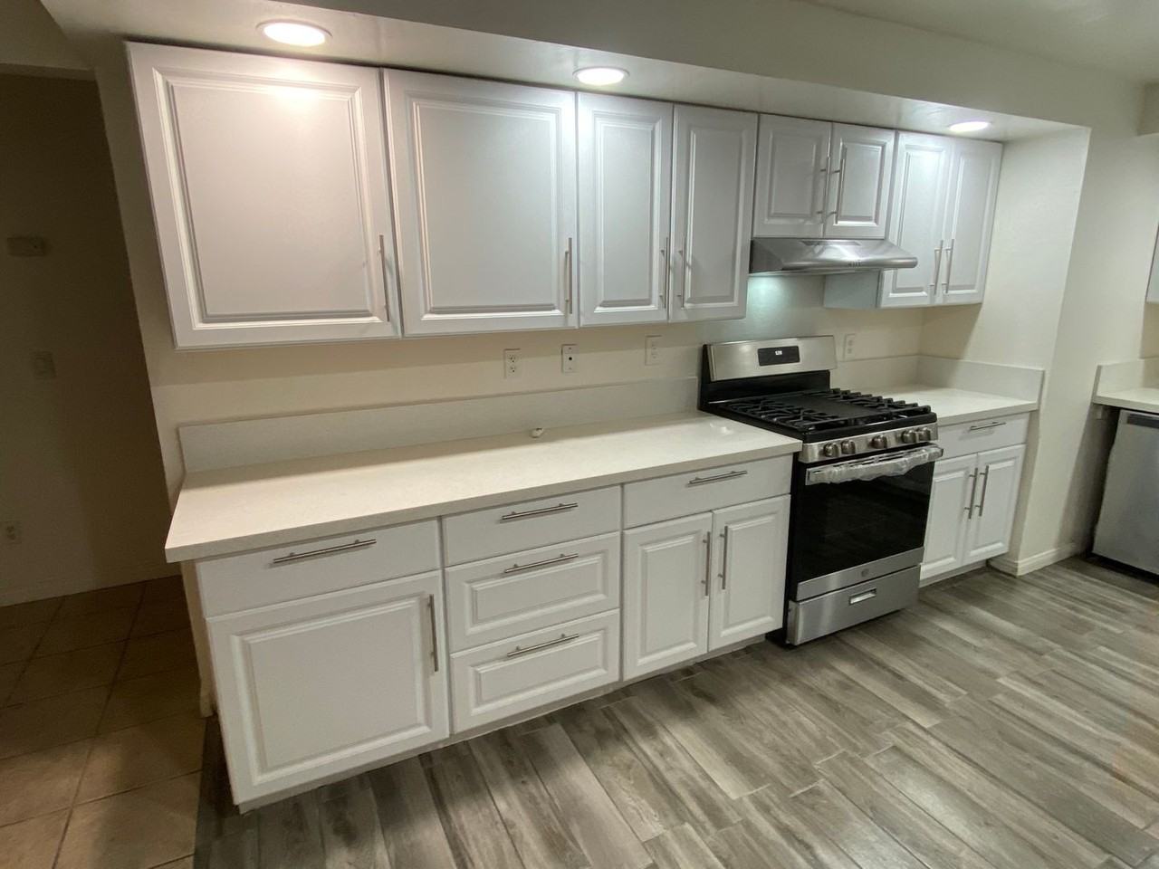 5033 54th St - Photo 2 of 44