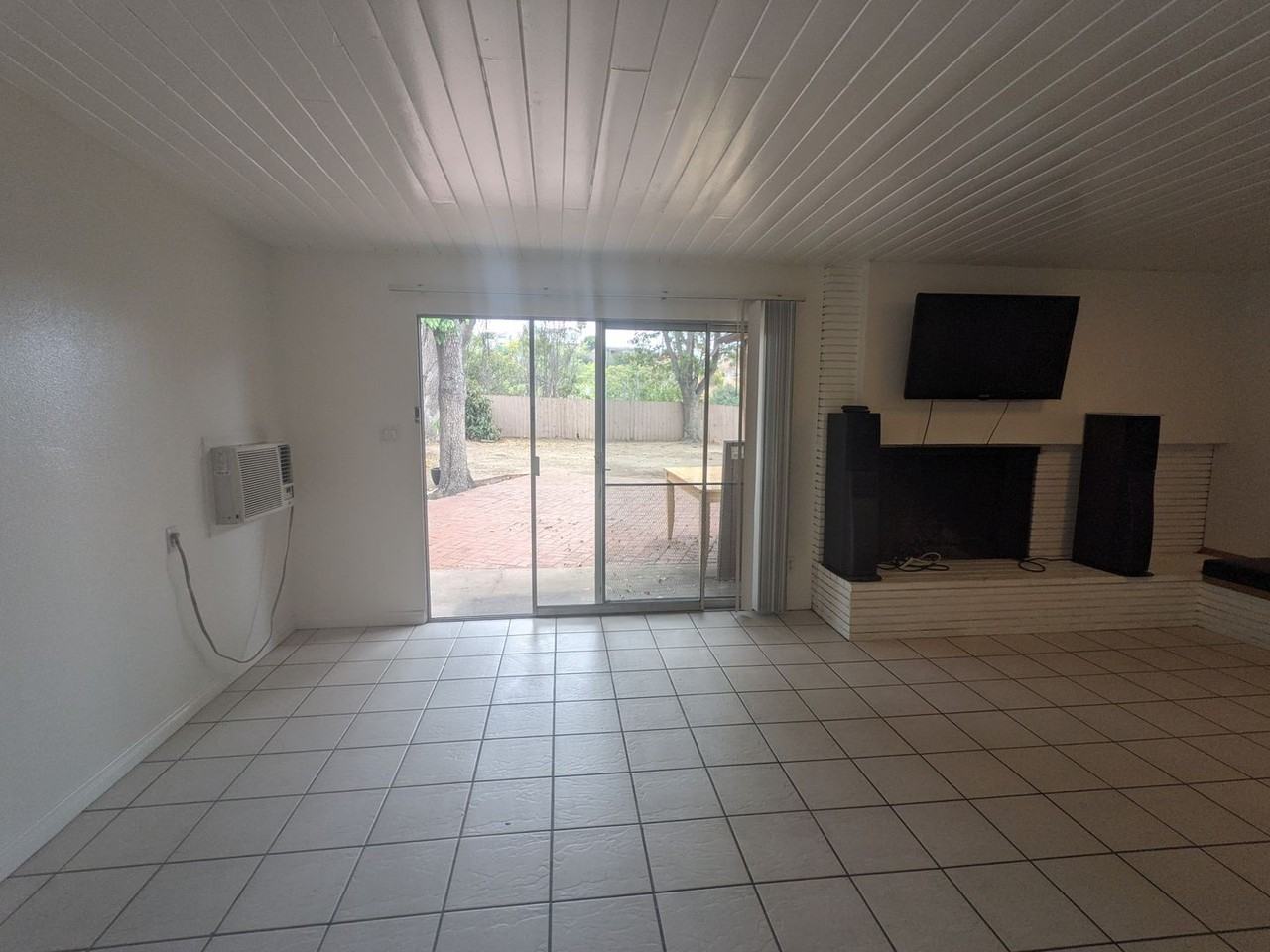 5033 54th St - Photo 5 of 44