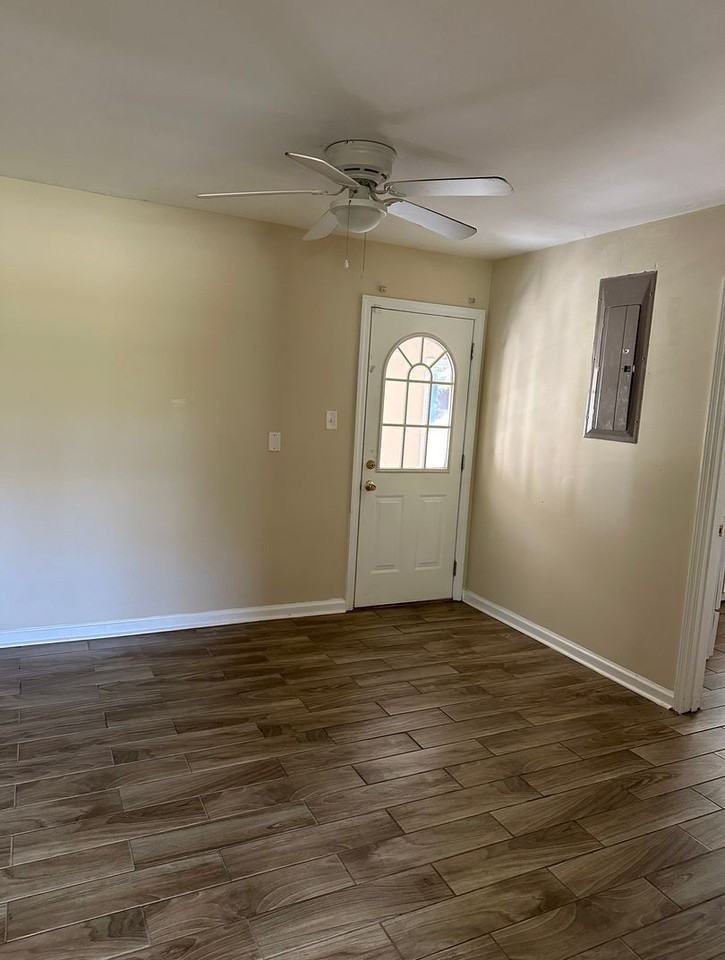 11 Elm St - Photo 6 of 16