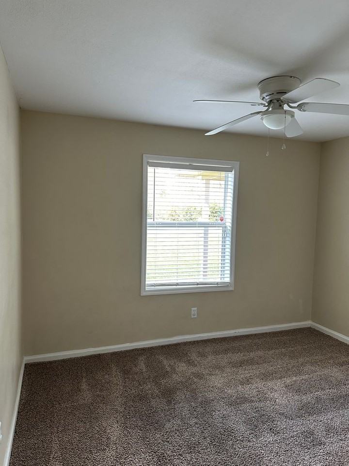 11 Elm St - Photo 7 of 23