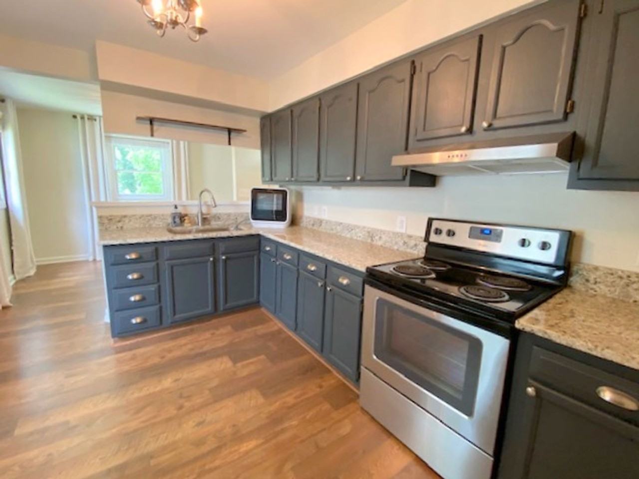 10 Douglas Pl - Photo 2 of 16