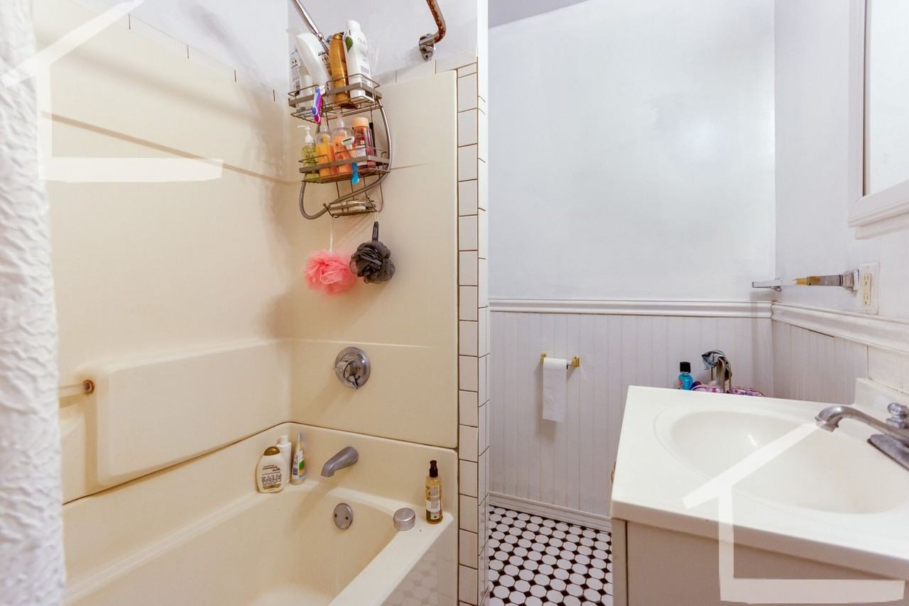 62 Egmont St - Photo 5 of 10