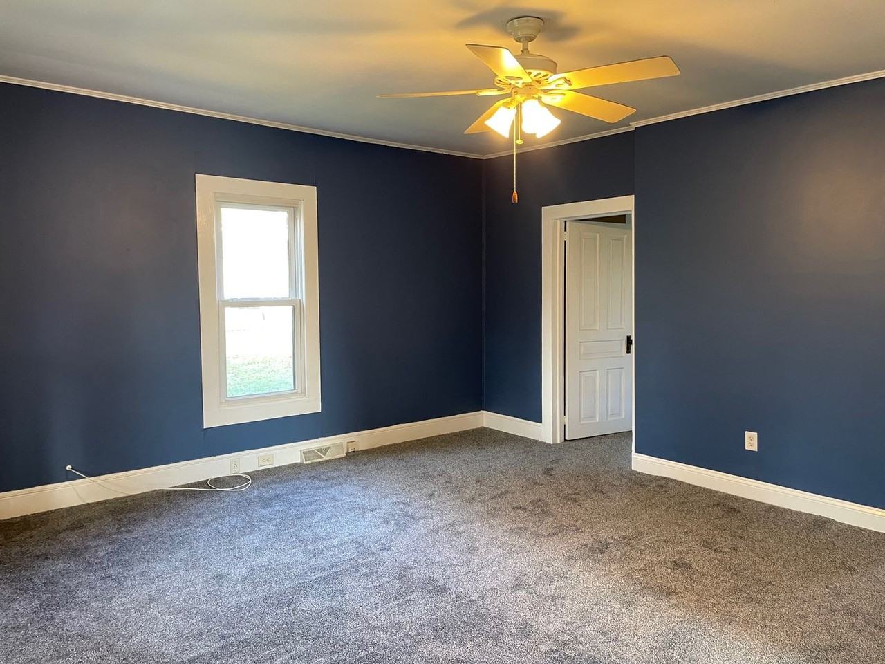 406 High Point St - Photo 3 of 17
