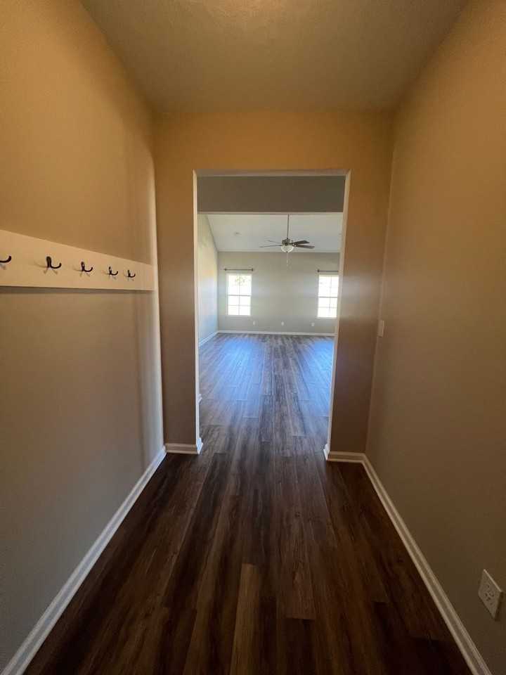 1243 Oak Lane - Photo 5 of 33