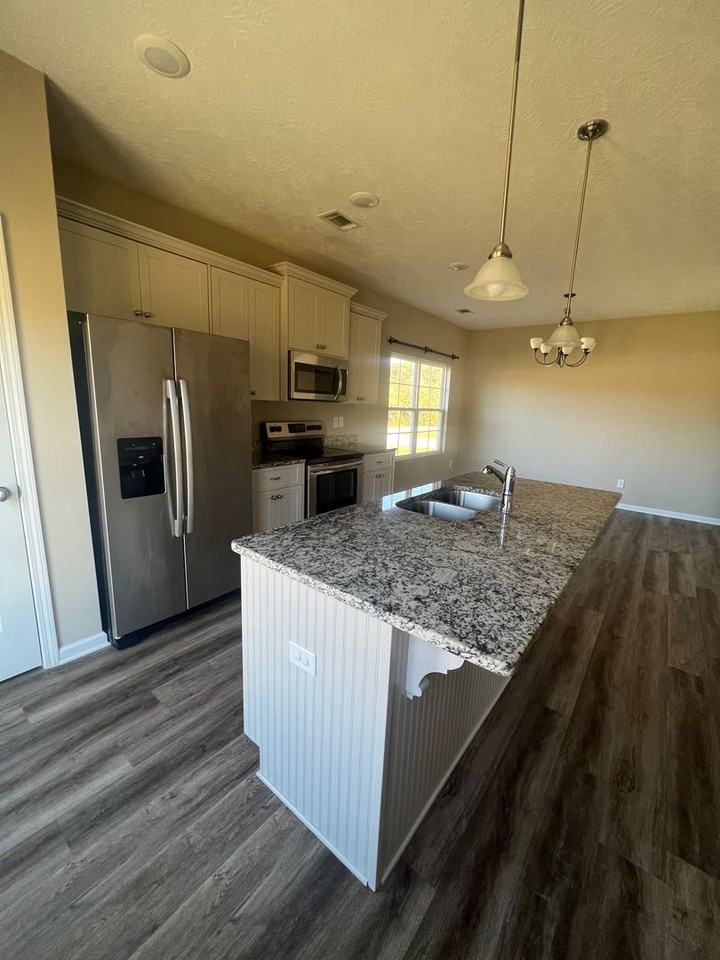 1243 Oak Lane - Photo 6 of 33