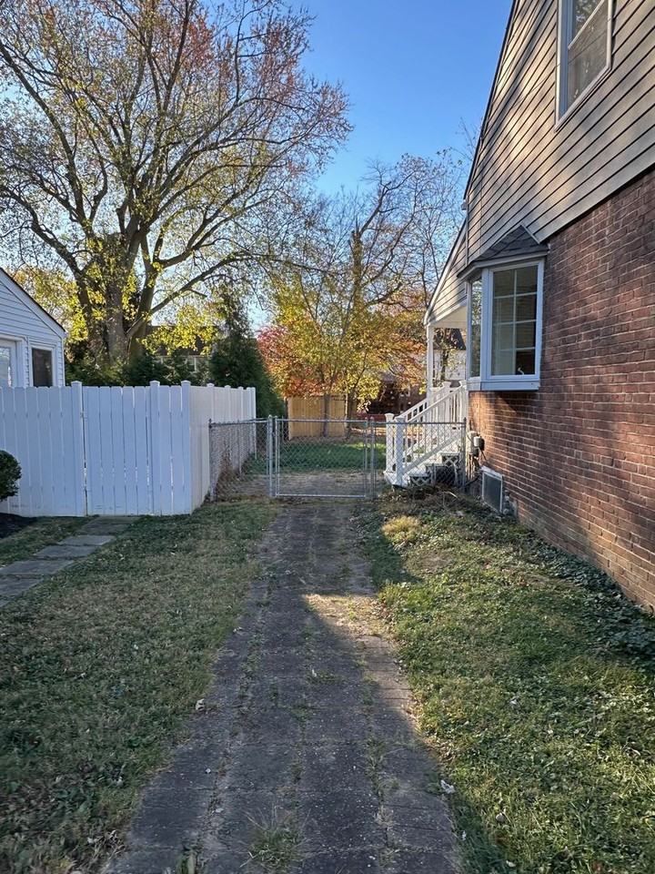 316 Cleveland Ave - Photo 2 of 4