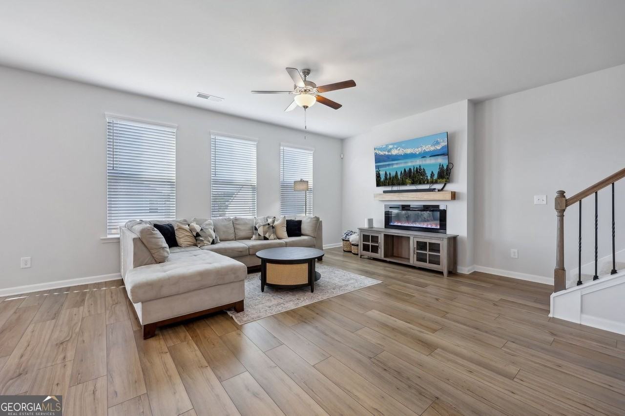 120 Chapel Hill Pkwy - Photo 2 of 50