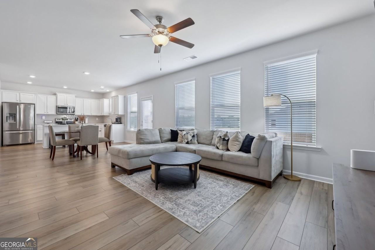 120 Chapel Hill Pkwy - Photo 3 of 50