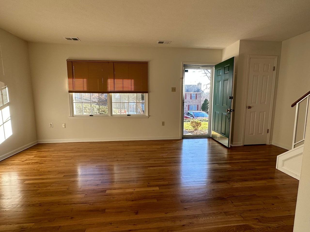 606 Tudor Dr - Photo 2 of 14