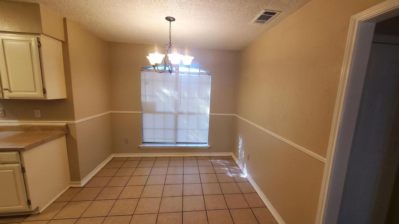 505 Pelican Ct - Photo 7 of 13