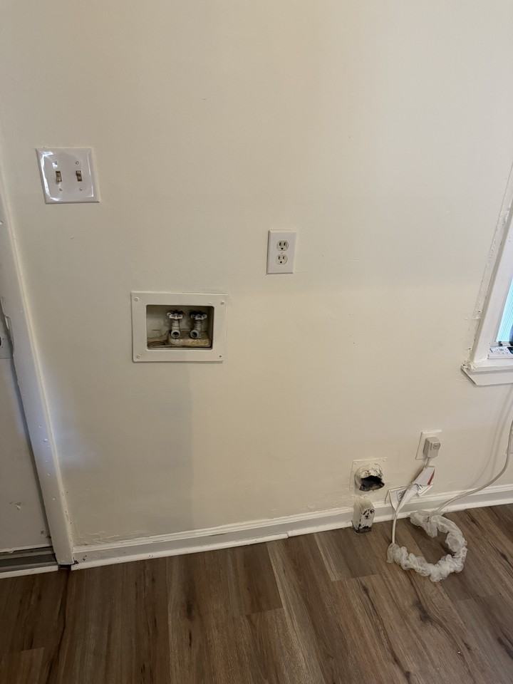 707 Wilson Avenue - Photo 3 of 5