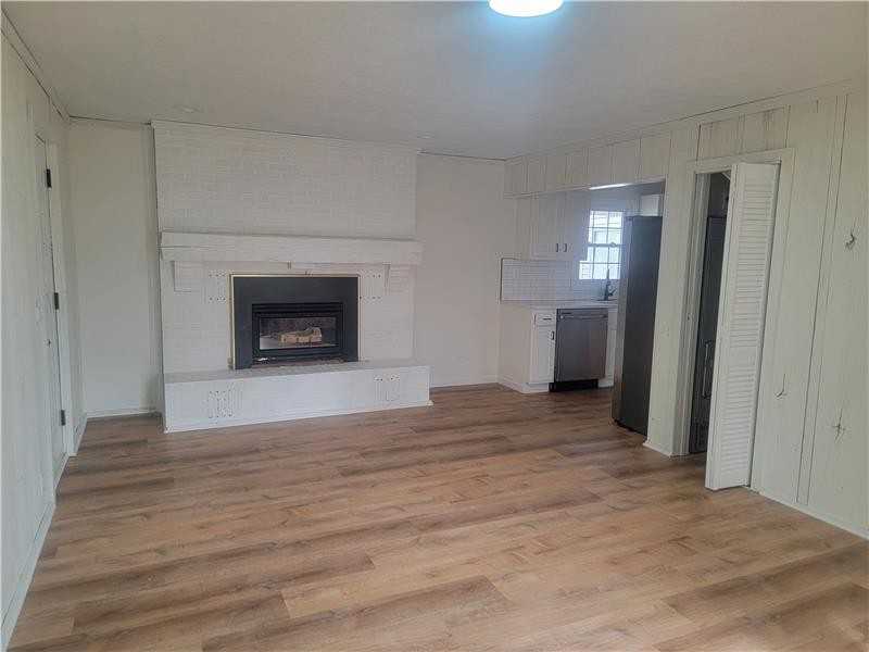 580 Oakridge Rd - Photo 3 of 10