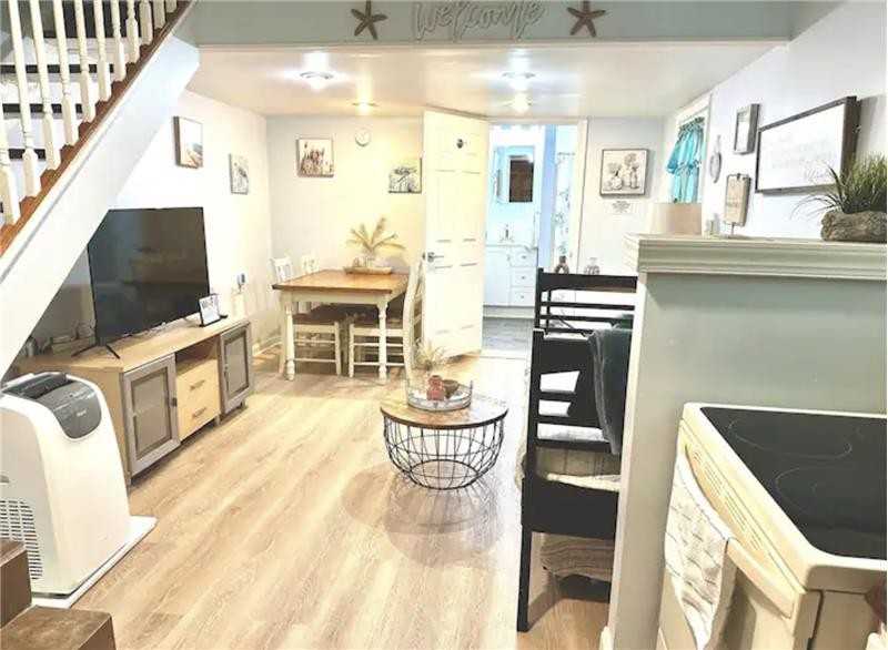 4900 Jeanne Street - Photo 2 of 4