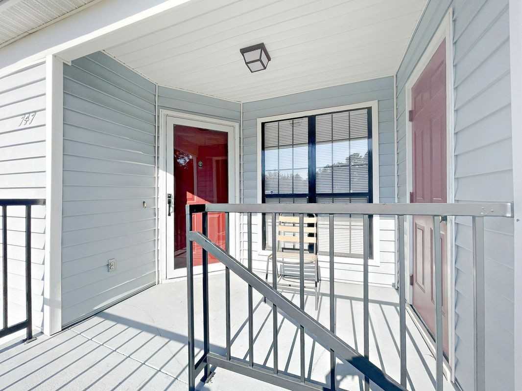 747 Windchase Ln - Photo 2 of 9