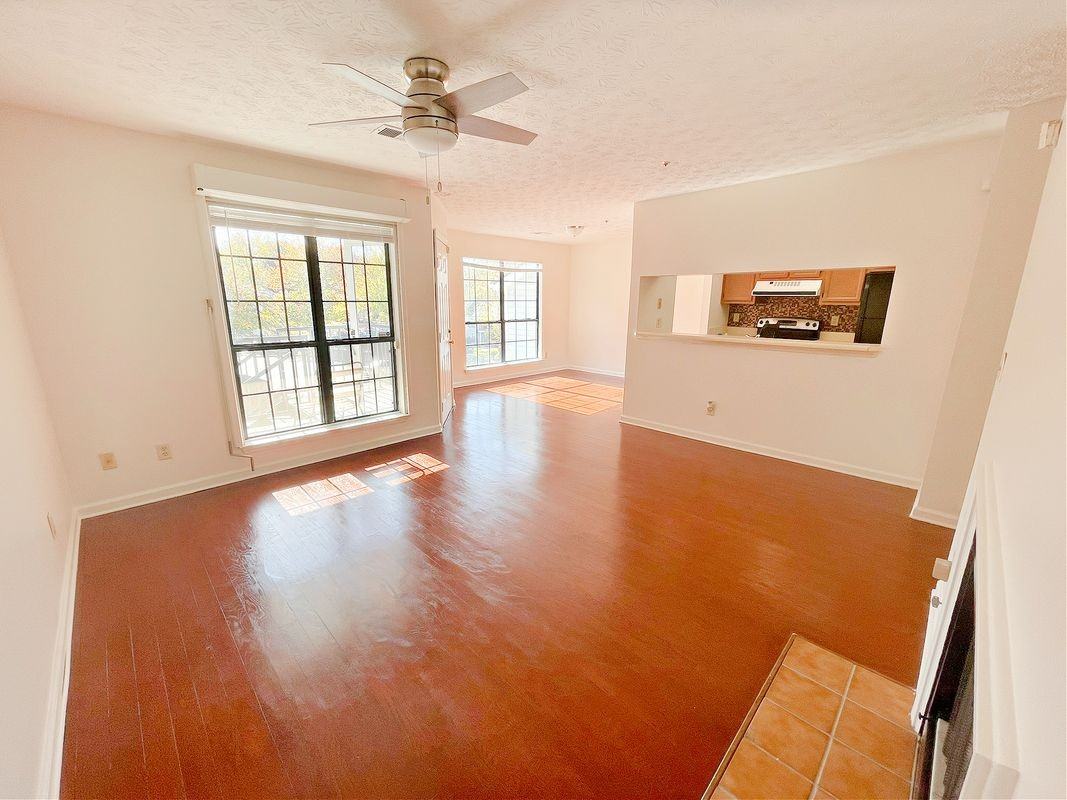 747 Windchase Ln - Photo 3 of 9