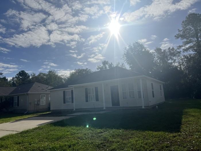 308 Lorraine Ave - Photo 3 of 21