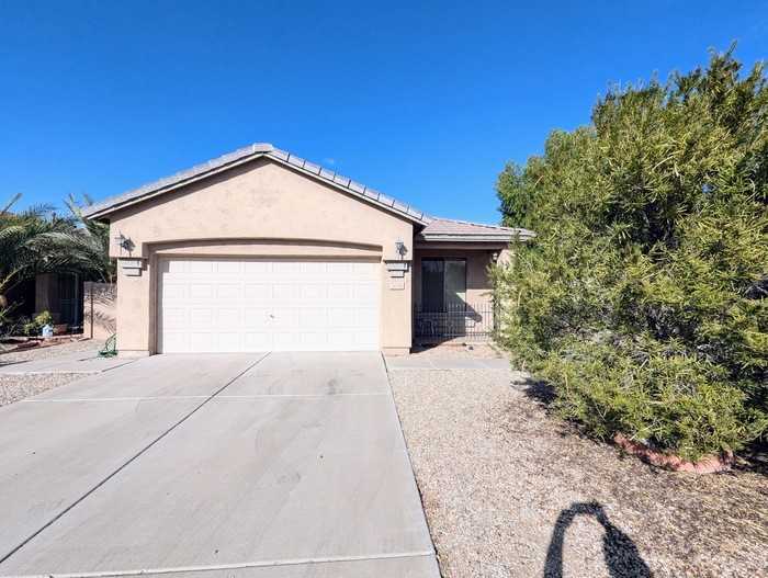 5770 W Golden Ln - Photo 3 of 50