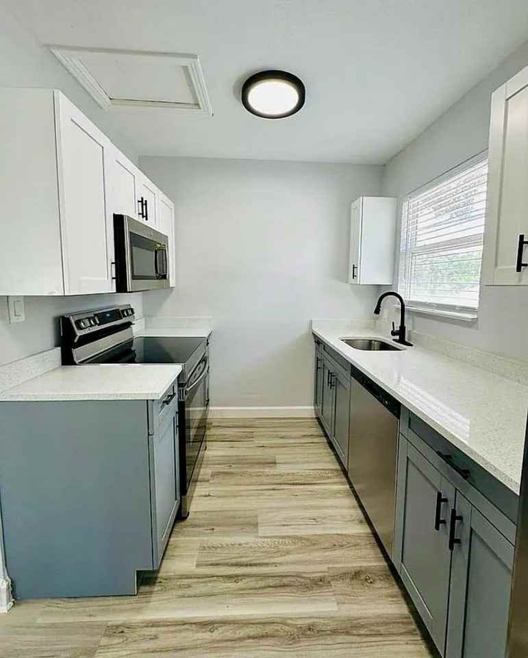 2001 2nd Street South - Photo 2 of 20