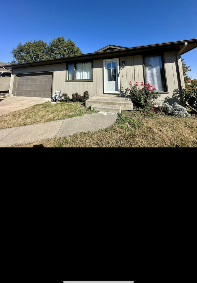 3605 N 92nd Cir #NA - Photo 2 of 14