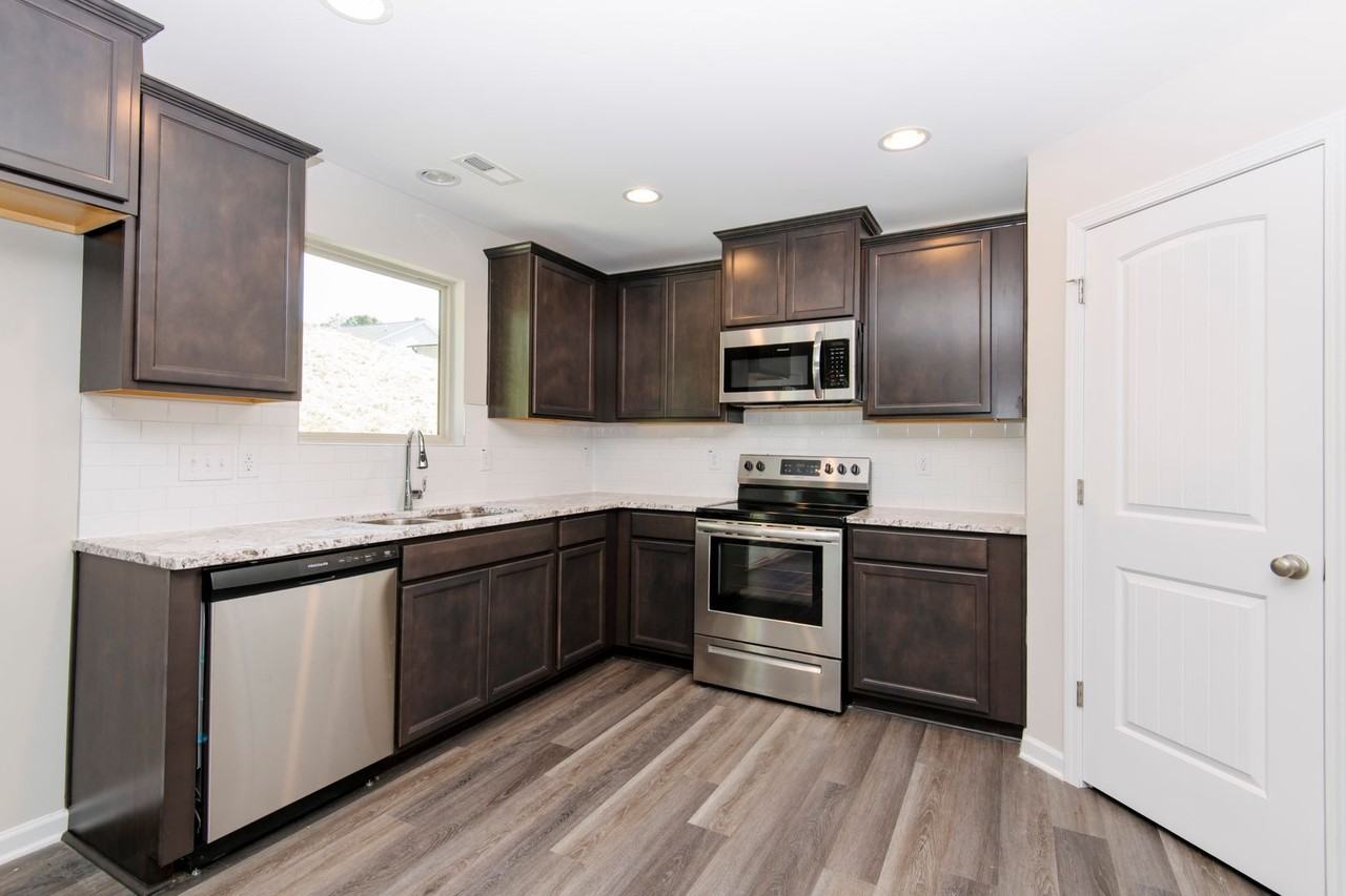 2817 Killian Ct - Photo 2 of 18