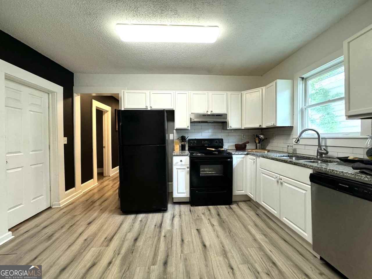 372 Griffin St Nw - Photo 3 of 18