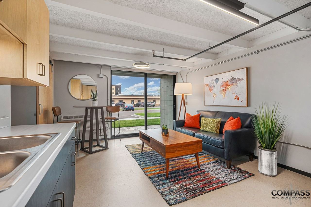 The Howard Apartments - Photo 3 of 16