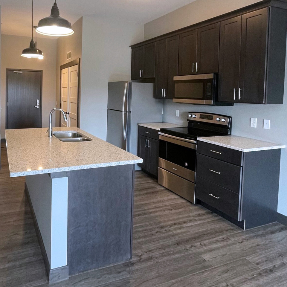 329 12th Ave Se #200 - Photo 5 of 28