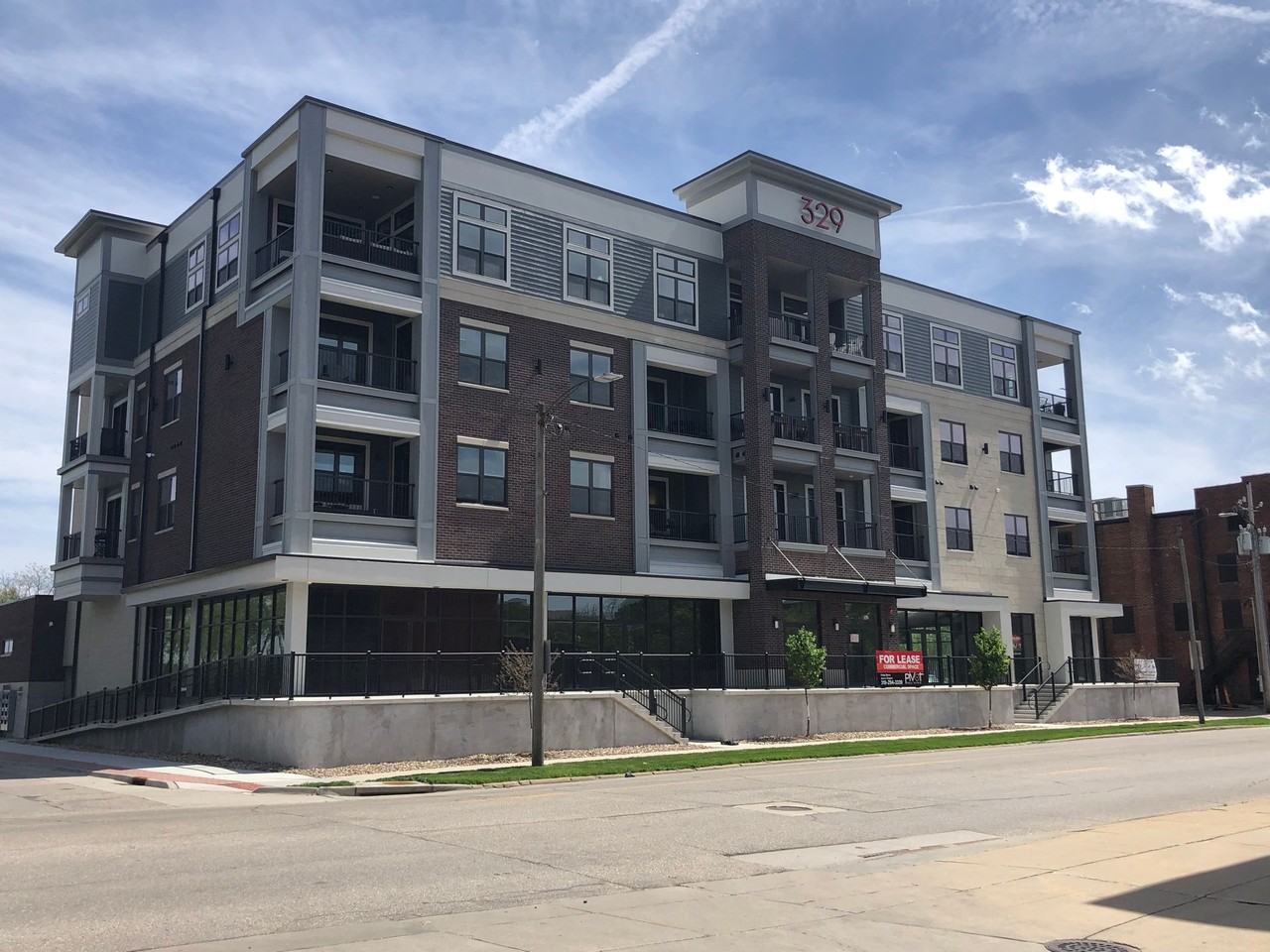 329 12th Ave Se #200 - Photo 6 of 28