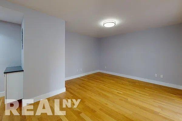 E 47th St #9P - Photo 3 of 14