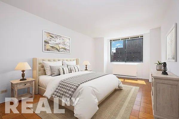 E 52nd St #17B - Photo 3 of 5