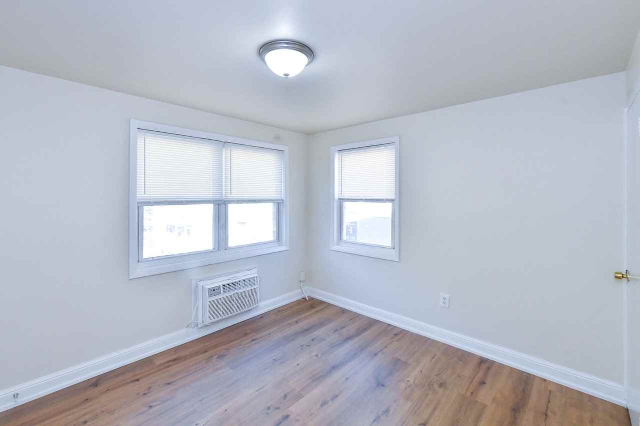 Moorestown Oaks - Photo 4 of 4