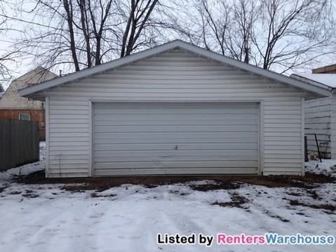 307 Belgrade Ave - Photo 3 of 15