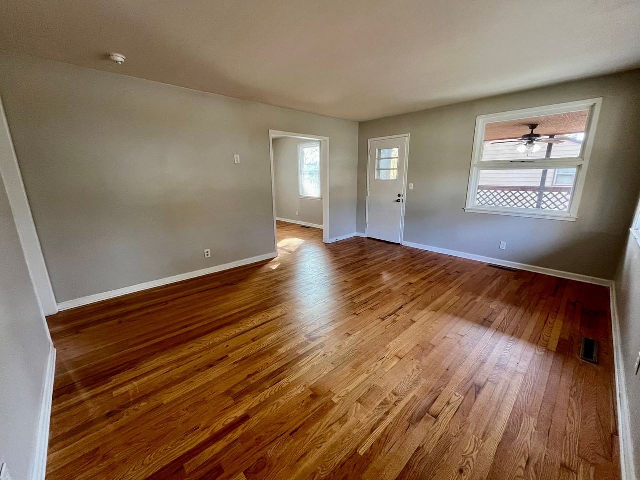 902 N Elam Ave - Photo 2 of 11