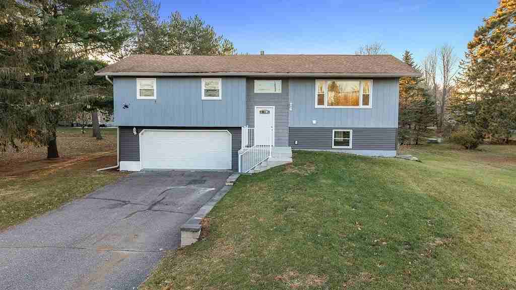 5202 Fuller St - Photo 3 of 25