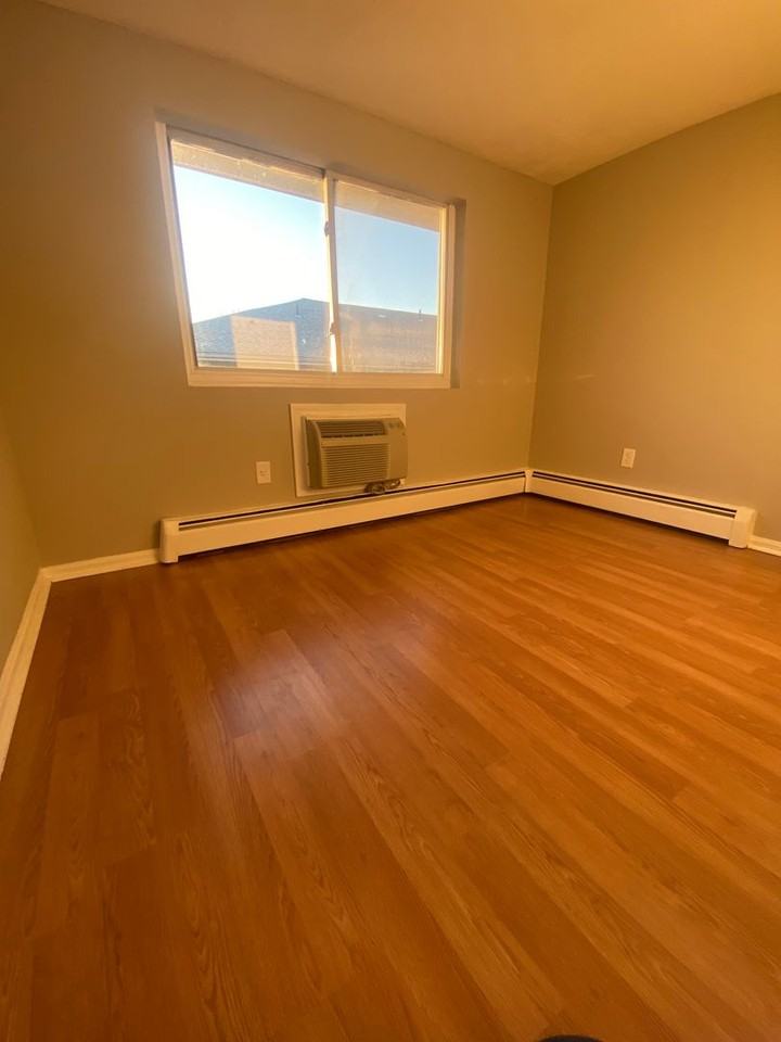 Willard Street Apartments offers the perfect location, with easy access to all major Highways 495 and Route 3. - Photo 4 of 16