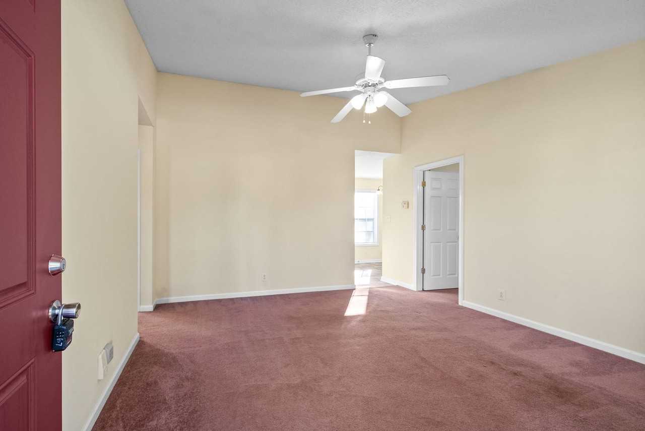 457 Caney Ln - Photo 5 of 25