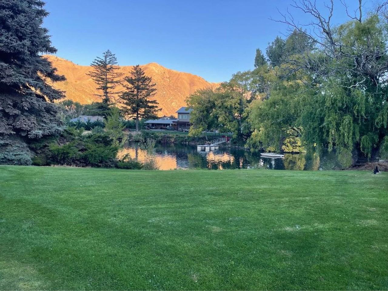 2A Playland Ct - Photo 2 of 21