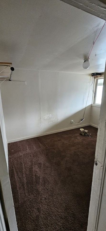 Cute little Studio located just off of HWY 58 - Photo 3 of 16